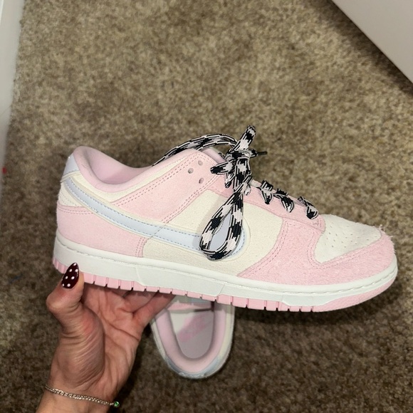 Nike Dunk Low Pink Foam - Picture 3 of 5